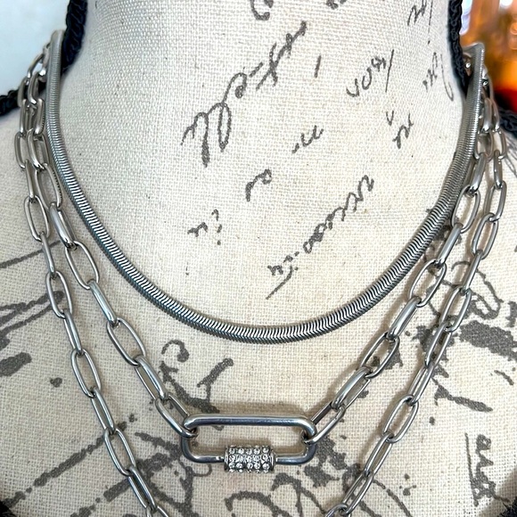 Christian Seriano Silver NY three with heart and toggle and crystals CSNY - Picture 5 of 9